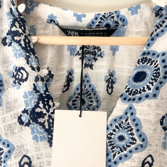 ⭐️ NEW ZARA Women’s Medium Navy & White Boho Blouse – Lightweight & Flowy | NWT - Picture 2 of 4